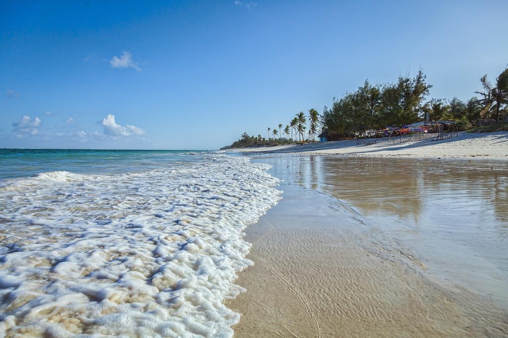 Afrochic Diani Hotel Ukunda Kültér fotó