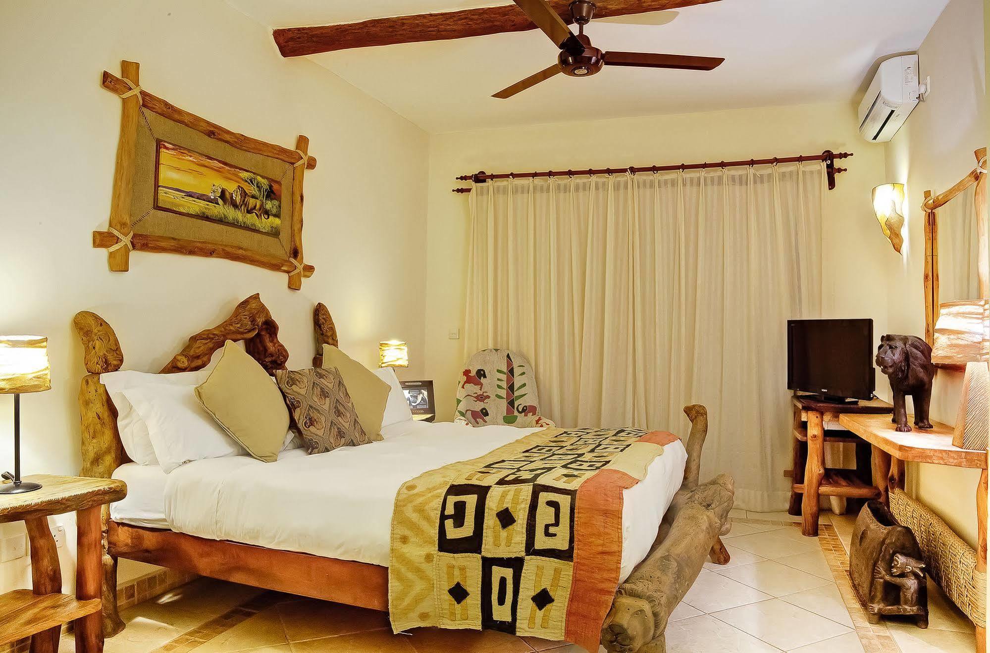 Afrochic Diani Hotel Ukunda Kültér fotó